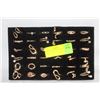 Image 1 : TRAY W/36 GOLDTONE RINGS