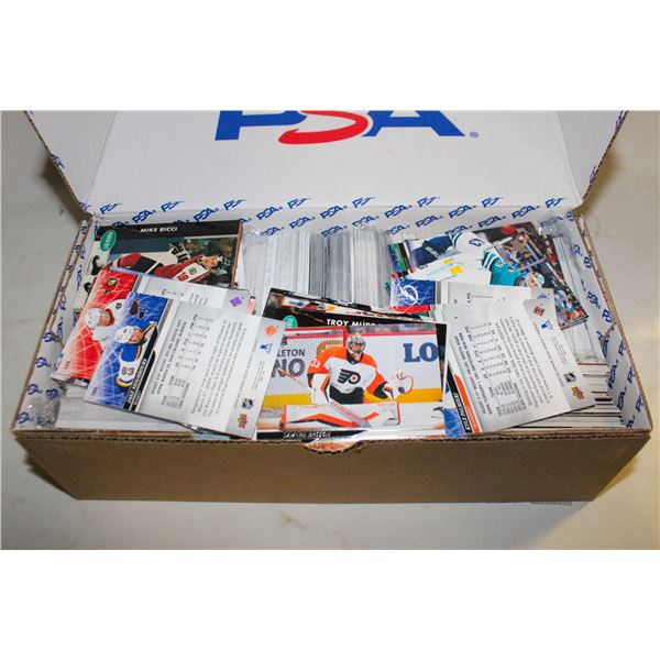 LOT OF 800+ HOCKEY CARDS - OPC PLATINUM