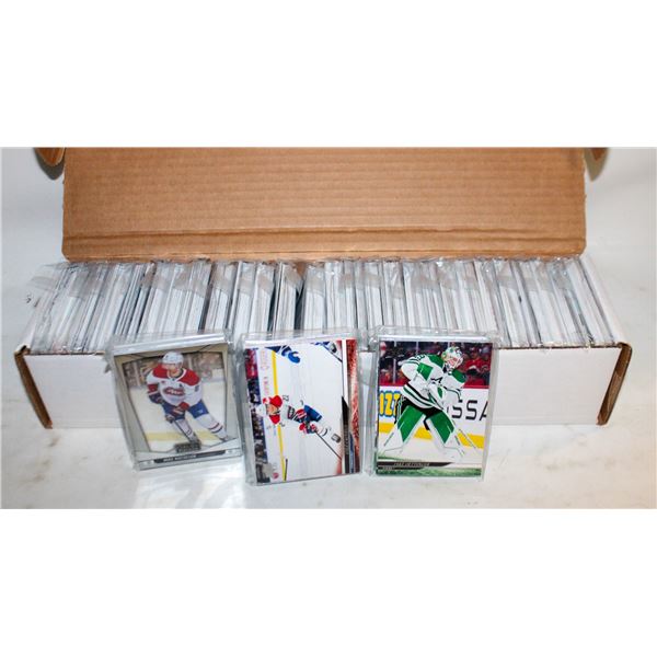 LOT OF 700+ HOCKEY CARDS - NHL BASE