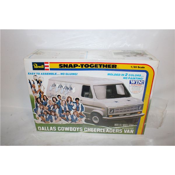 DALLAS CHEERLEADER VAN - NEW