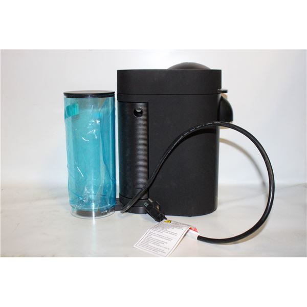 NEW - NESPRESSO VERTUO PLUS - DE'LONGHI