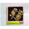 Image 1 : NEW GOLD TONE OWL BROOCH WITH AMBER