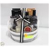 Image 1 : WINTER IN VENICE LUXURY SKIN CARE BASKET
