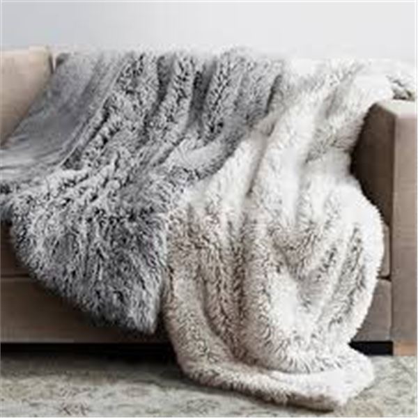 BRAND NEW FRYE ARCTIC LUXE THROW BLANKET 60 X 70"
