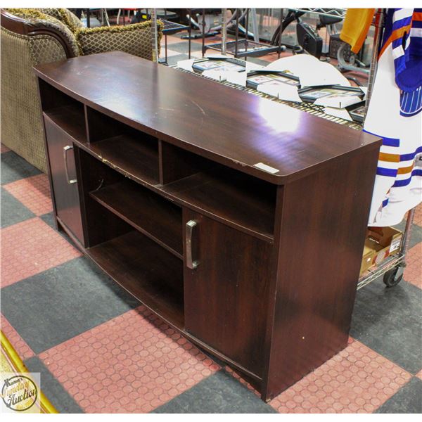 ESTATE ENTERTAINMENT CONSOLE TOP IS SCRATCHED