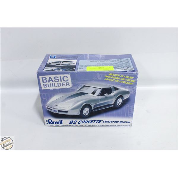 REVELL 82 CORVETTE COLLECTORS EDITION