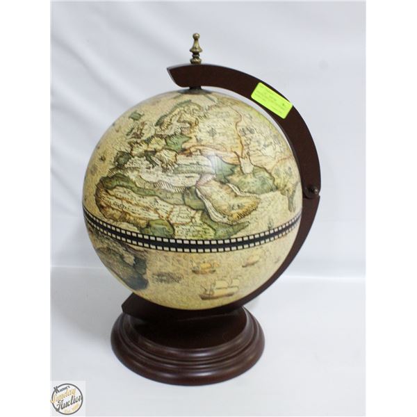 OPENING TOP GLOBE FOR STORING WHISKY AND