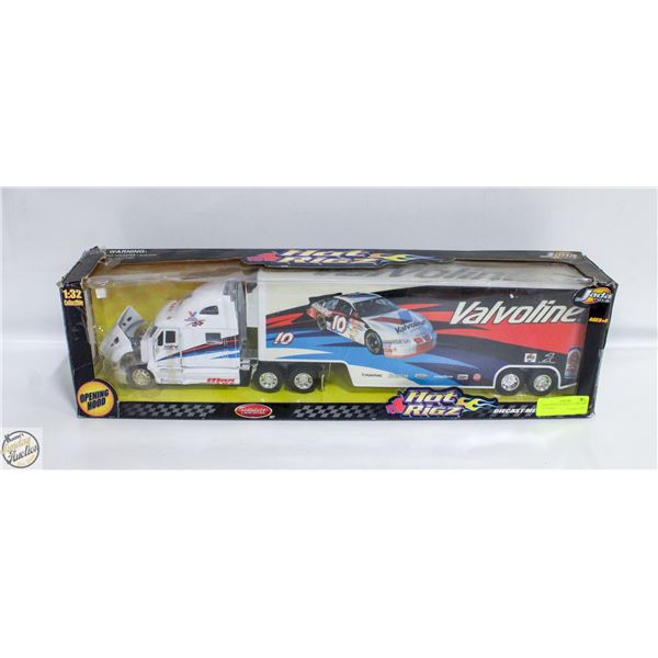 JADATOYS HOT RIGZ 1:32 DIECAST PETERBILT