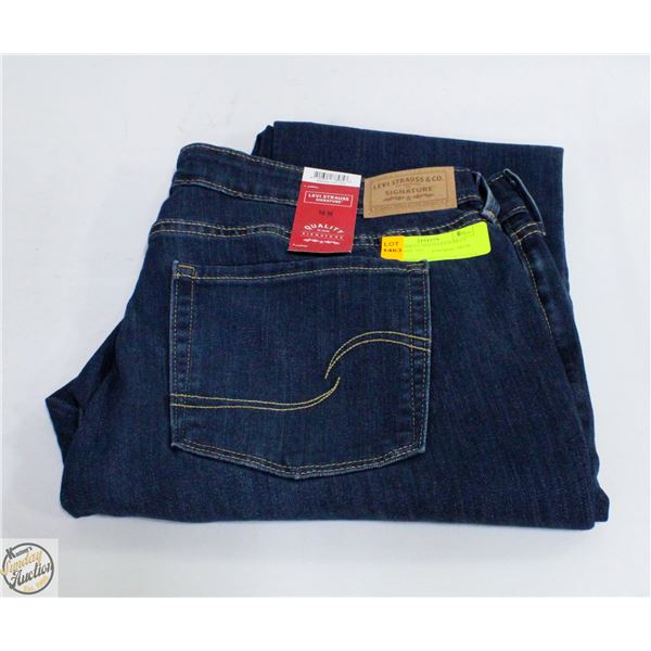 NEW WOMENS 36X30 LEVIS BLUE JEANS (SIZE 16)