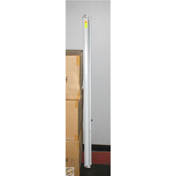 PROJECTOR SCREEN PULL DOWN (155CM WIDTH)