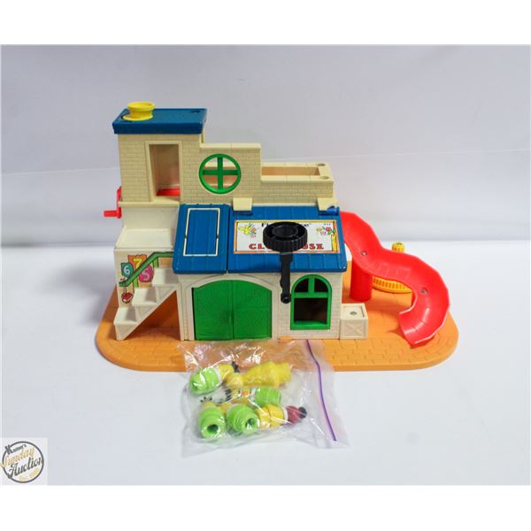 FISHER-PRICE SESAME STREET CLUBHOUSE