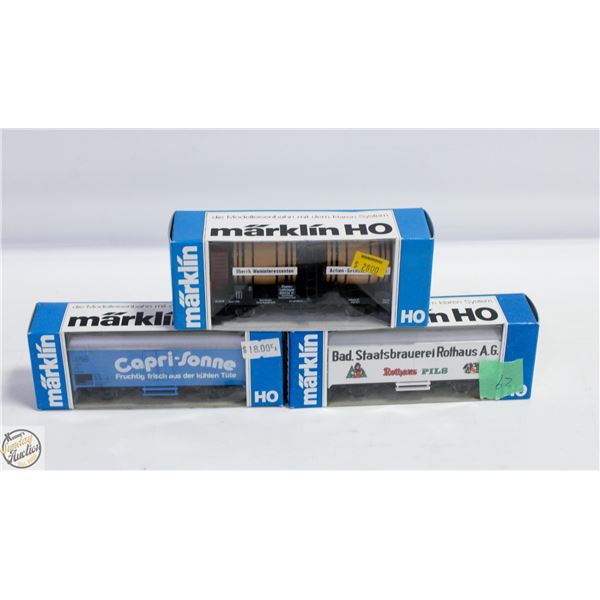 (29) MARKLIN HO TRAIN CARS LOT OF THREE