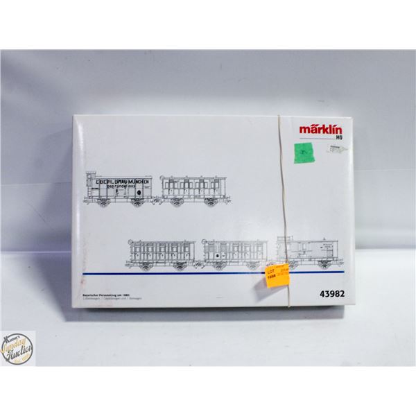 (5) MARKLIN HO TRAIN SET ORIGINAL