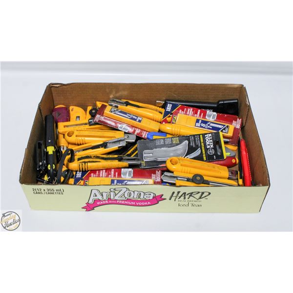 FLAT OF UTILITY KNIVES