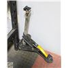 Image 1 : VEHICLE JACK
