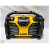 Image 1 : DEWALT WORK SITE CHARGER/RADIO MODEL DCR015