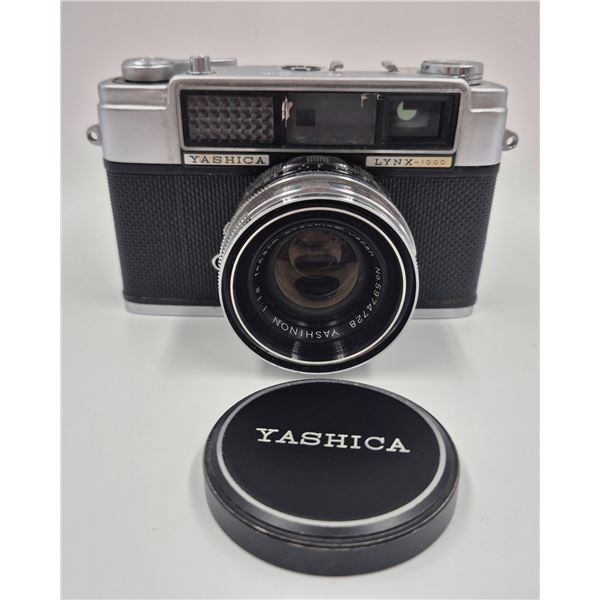 Vintage Yashica Lynx-1000 Camera