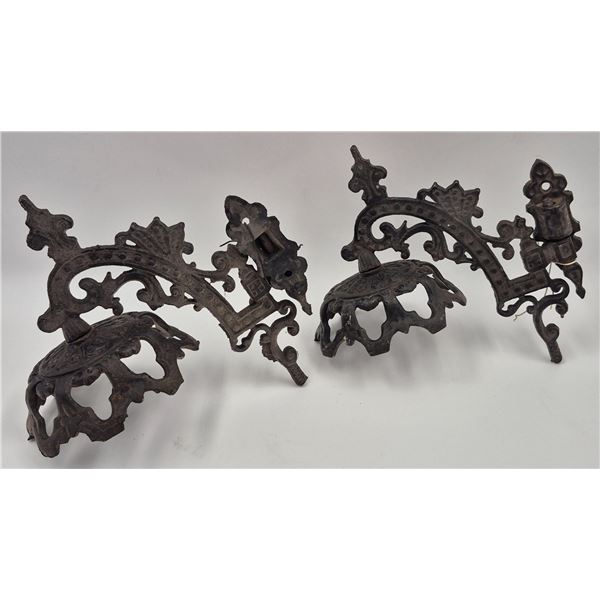 2x Vintage Cast Wall Hanging Oil Lantern Arms