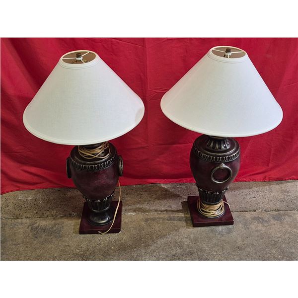 2x Vintage Made In USA Table Lamps (Minor Chip)