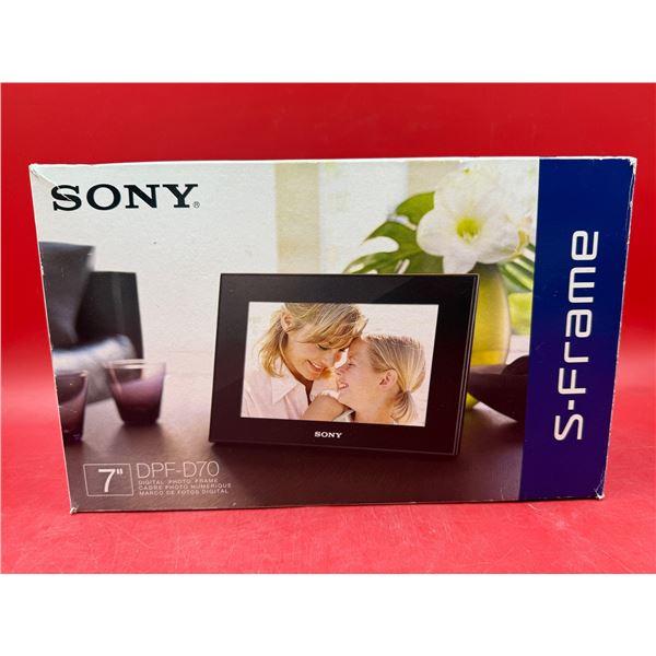 Sony 7" S-Frame Digital Picture Frame (DPF-D70)