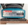 Image 2 : Makita Finishing Sander