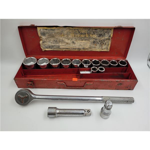 Vintage Socket Wrench Set With Carrying Case