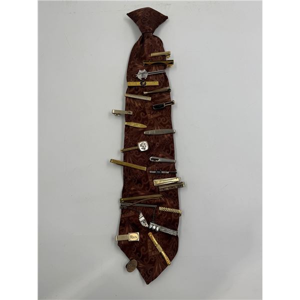 Vintage Tie With Assorted Tie Clips