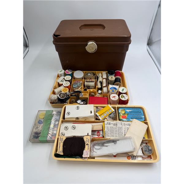 Vintage Sewing Case With Assorted Accessories