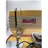 Image 4 : Vintage White Sewing Machine Model 765