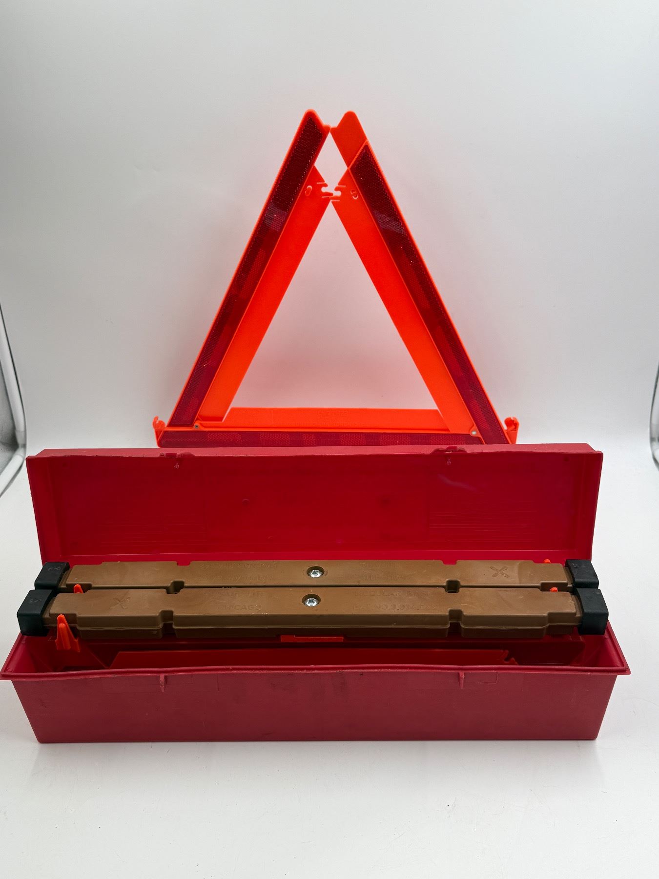Grote 71422 Warning Triangle Flare Kit