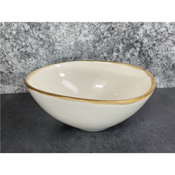 70oz, 10.5" White Terrastone Bowls - Lot of 6 - FJ551/ML4-1,2