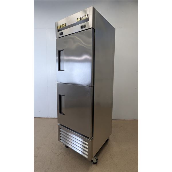 True T-23DT 27" Dual Temp Cooler/Freezer - 7032/R6FL