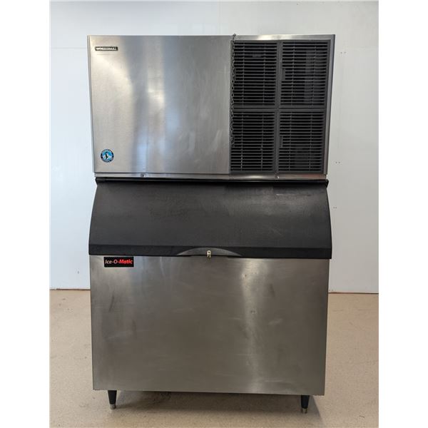 Hoshizaki KM-1301SAH Crescent Cube Ice Maker, Air Cooled W/854lb Ice Bin - 142E/R1FL
