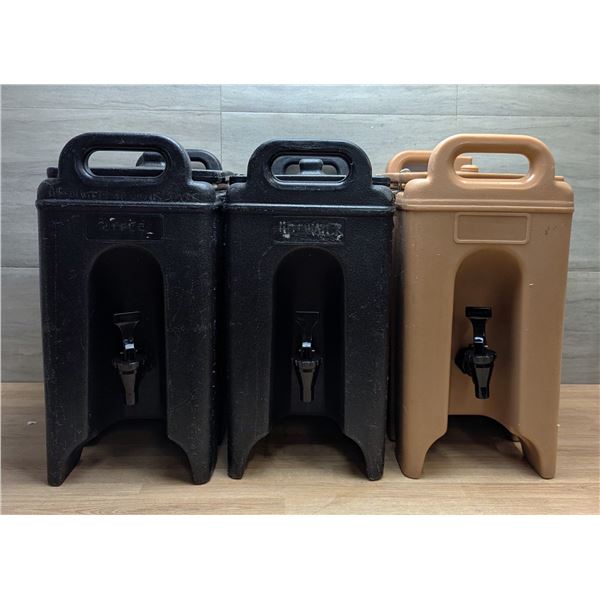 Cambro 250LCD 2.5 Gallon Thermal Insulated Beverage Dispensers - Lot of 3 - MC2/AA25