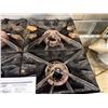 Image 3 : Vulcan 4-Burner Heavy Duty Gas Range on Metal Table 36" x 34"