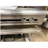 Image 7 : Vulcan 4-Burner Heavy Duty Gas Range on Metal Table 36" x 34"