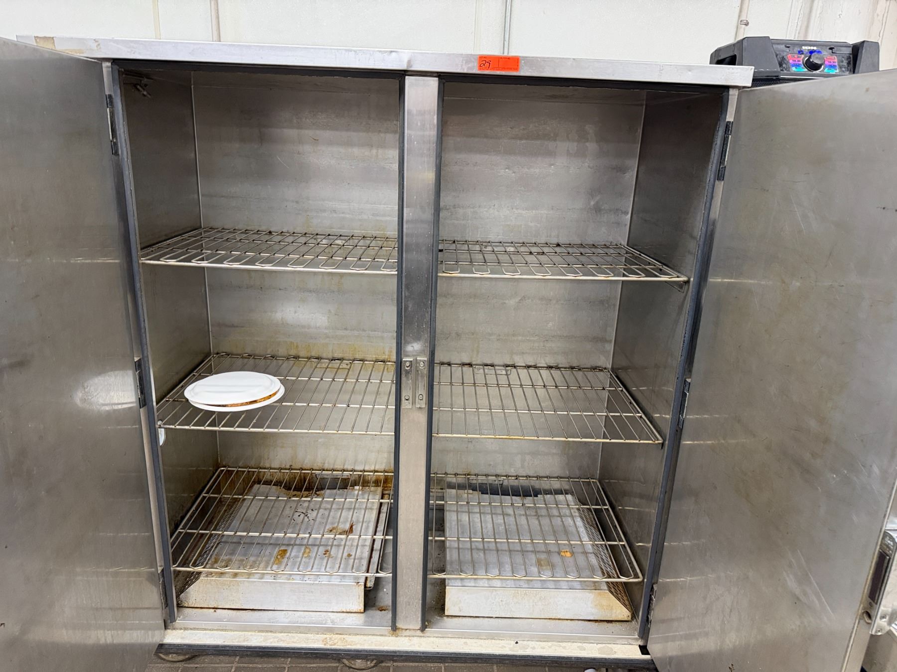 Fwe FWE Food Warming Equipment 2-Door Heated Banquet Cabinet 60
