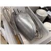 Image 8 : Multiple Kitchen Essentials: Pitchers, Ice Scoops, Bowls, Utensils, etc