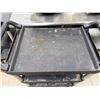 Image 2 : Rubbermaid Mobile Utility Cart w/ 2 Undershelves 29.5" x 18" x 34"H