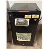 Image 1 : GE General Electric Compact Mini-Fridge (contents not included)