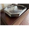 Image 7 : Multiple Round & Metal Trays w/ White Plastic Measuring Buckets