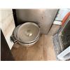 Image 23 : Multiple Sheet Trays, Bowls, Dollies, Trays, Shelf Parts, Dish Racks, Glassware, etc