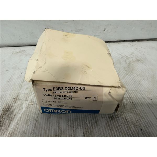 Omron #E3B2-D2M4D-US Photoelectric Switch