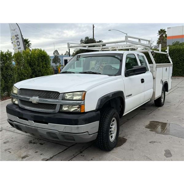 CHEV SILVERADO 2004 O/S TITLE 2 DAYS