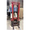 Image 3 : NISSAN, NASH01 FORKLIFT, WHITE & RED,