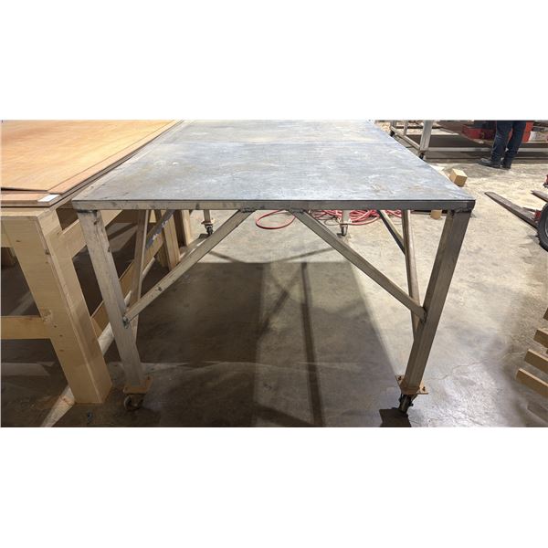 PORTABLE ALUMINUM WORK TABLE