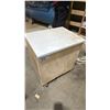 Image 4 : ROLLING BIN WITH CLEAR & WHITE GLUE PELLETS