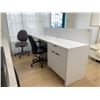 Image 2 : 4-DRAWER 16-DOOR CABINETRY SYSTEM WITH LED LIGHTS &