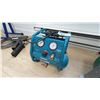 Image 1 : MAKITA AC001 PORTABLE AIR COMPRESSOR