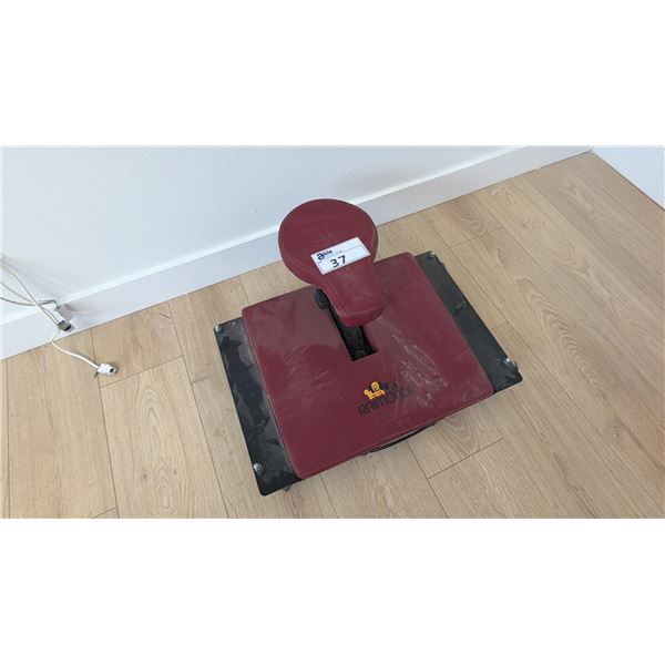 RAIMONDI SEATED CREEPER